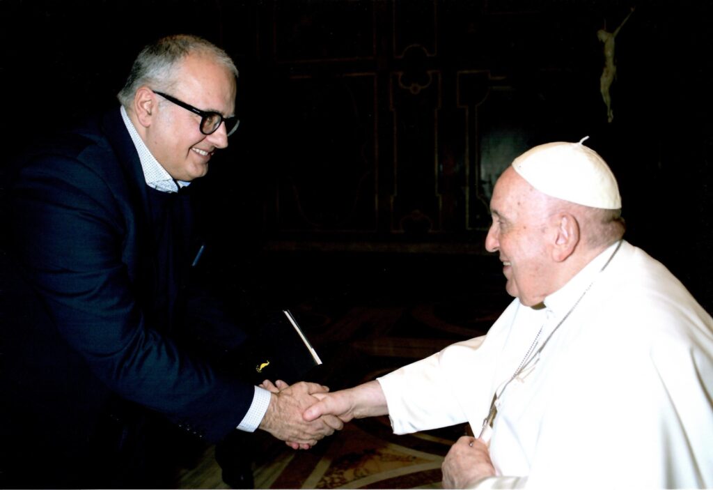 WhatsApp-Image-2023-04-05-at-19.12.37-4-1024x703 Il mio incontro con Francesco Bergoglio, il papa venuto dalla fine del mondo